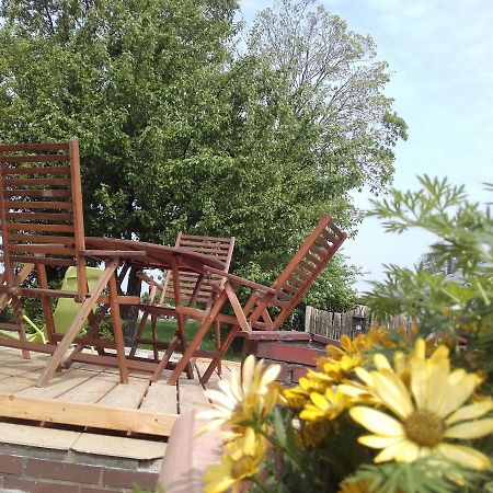 Peanuts Hostel & Meer Surendorf Exterior photo