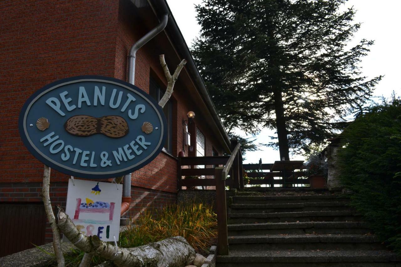 Peanuts Hostel & Meer Surendorf Exterior photo